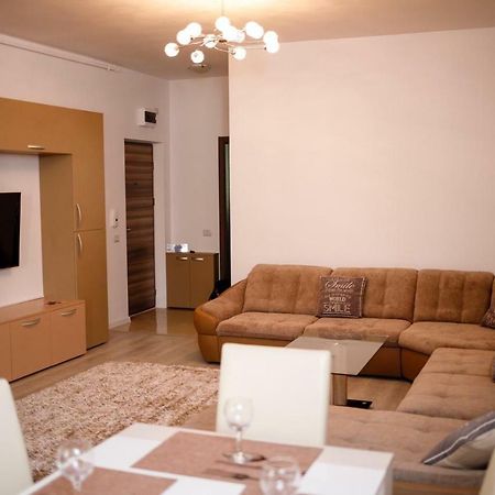 Apartament The Best Comfort นาโวดาริ ภายนอก รูปภาพ