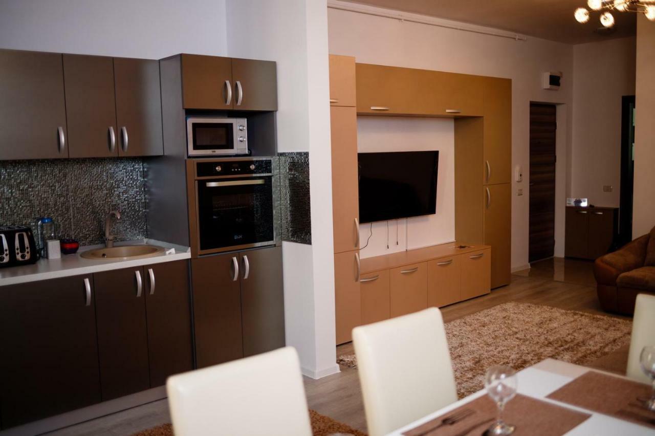 Apartament The Best Comfort นาโวดาริ ภายนอก รูปภาพ