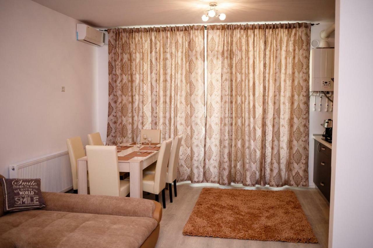 Apartament The Best Comfort นาโวดาริ ภายนอก รูปภาพ