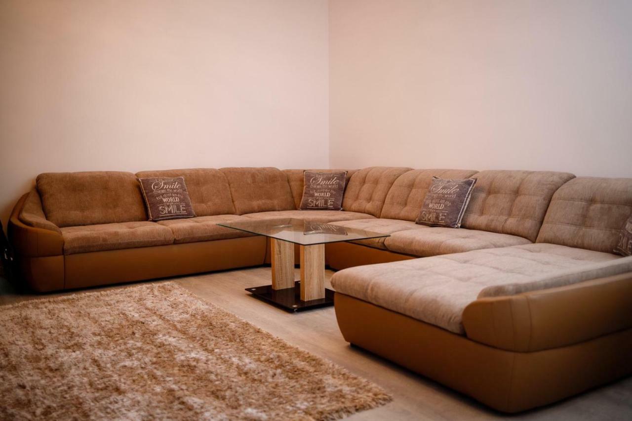 Apartament The Best Comfort นาโวดาริ ภายนอก รูปภาพ