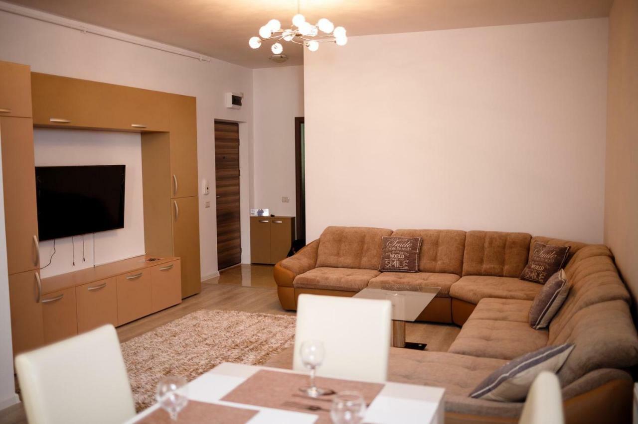 Apartament The Best Comfort นาโวดาริ ภายนอก รูปภาพ