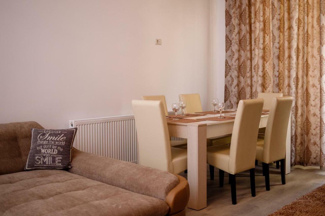 Apartament The Best Comfort นาโวดาริ ภายนอก รูปภาพ